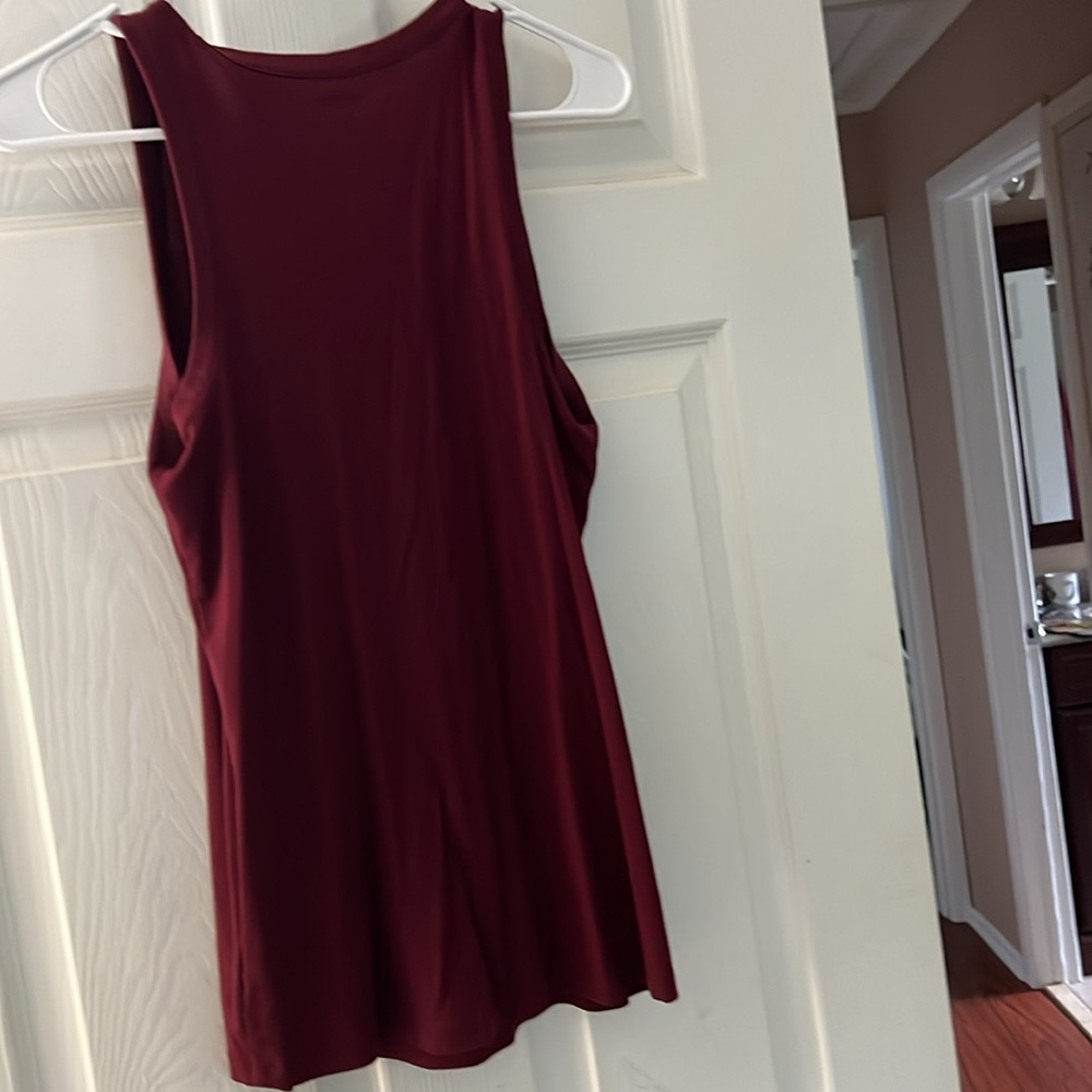 Tops - Picture 3 of 4